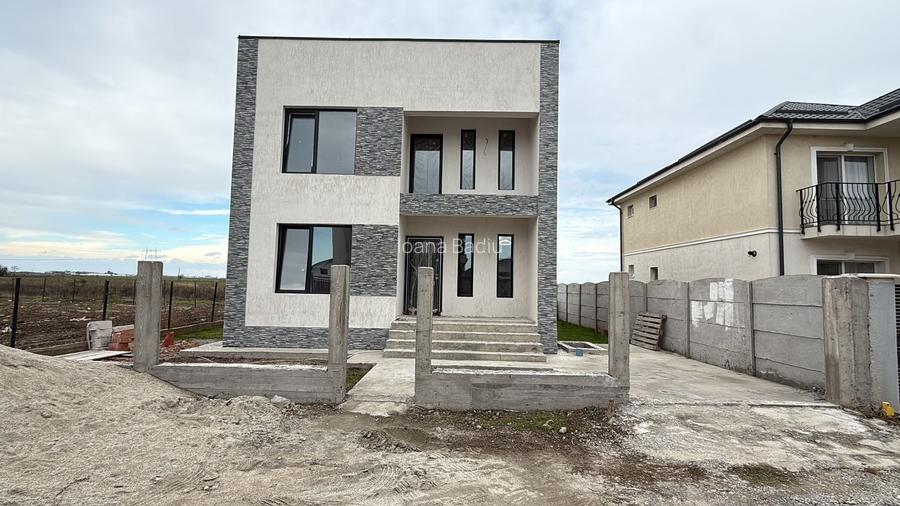 Casă individuala – 4 dormitoare, 3 băi – Teren 280 mp