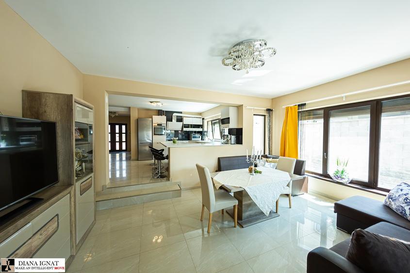 Casa cocheta, 4 dormitoare, 10 min de mers pe jos de Parcul Central Dumbravita - 1