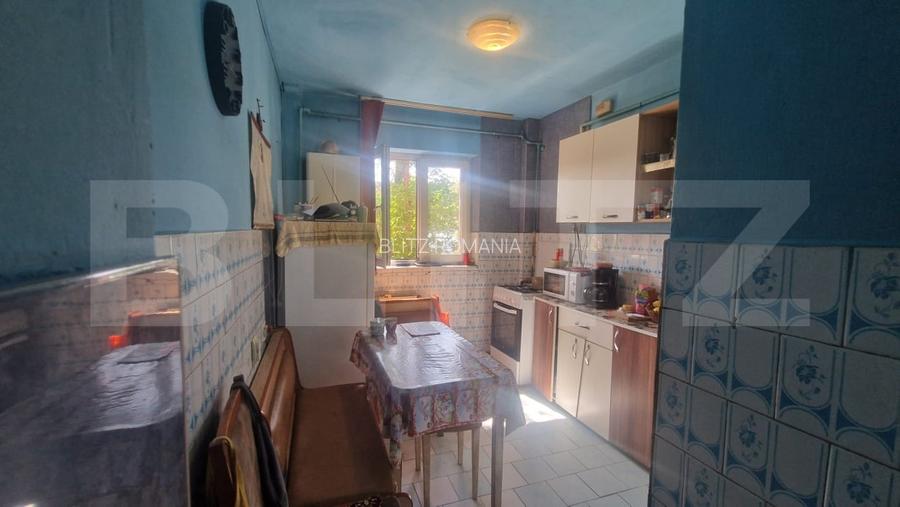 Apartament 4 camere , suprafata mare decomandat, Triaj, bloc anvelopat Apartament 4 camere , suprafata mare decomandat, Triaj, bloc anvelopat