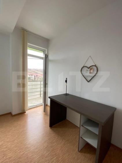 Apartament cu 3 camere semidecomandat în Câmpului