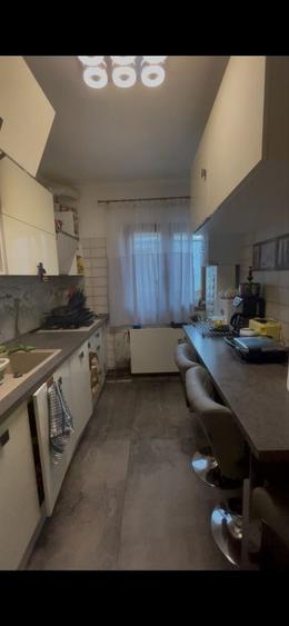 Apartament cu 3 camere în Știrbei Vodă