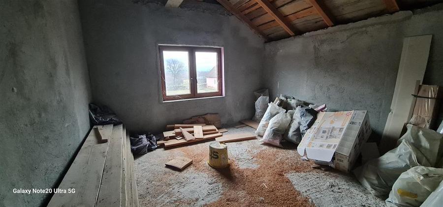 Casă individuală cu 6 camere cu Teren 923 Mp în Agrișu Mare