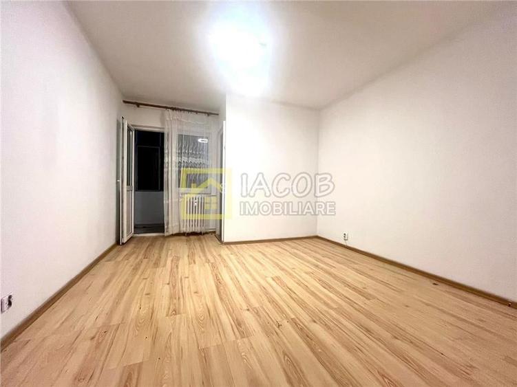 Garsoniera, zona Radu Negru - Mioritei, parter cu balcon si beci