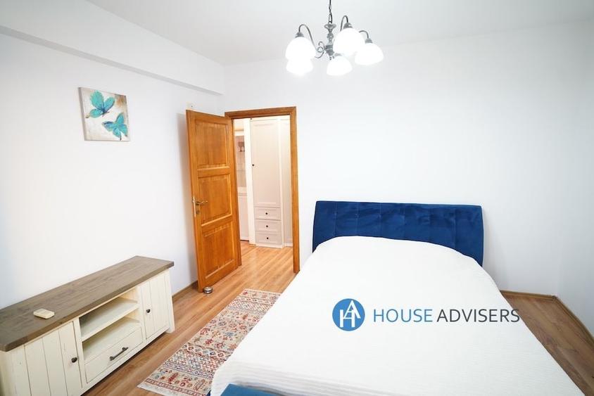 Apartament cu 3 camere, mobilat în Romană