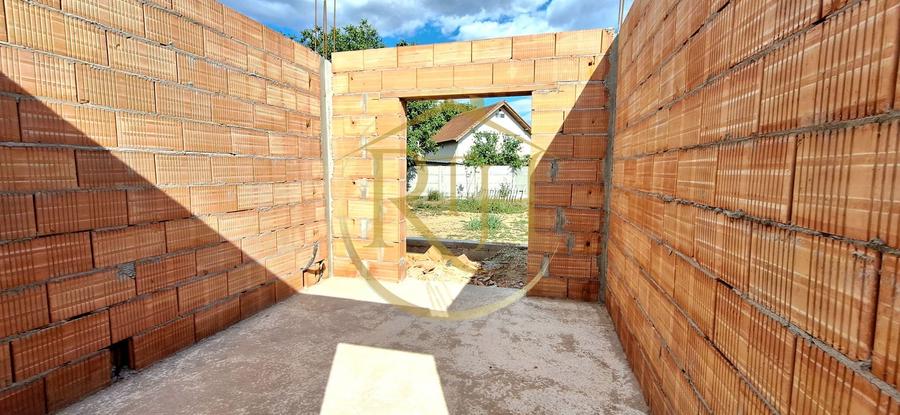 Duplex cu 3 camere cu Canalizare în Giroc