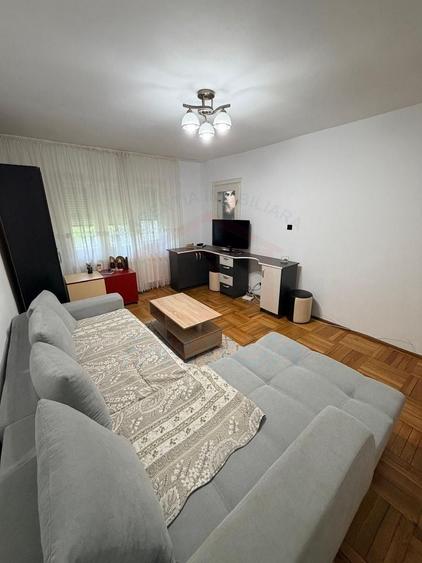 Apartament cu 2 camere decomandat în Mazepa 2
