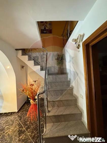 Casă cu 6 camere cu Teren 1526 Mp în Bolotești