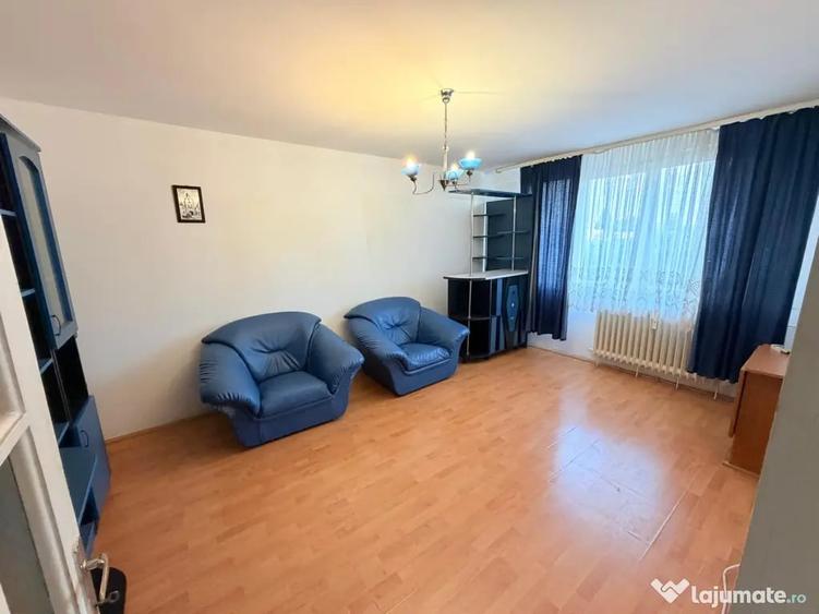 Apartament cu 3 camere decomandat în Valea Ialomiței
