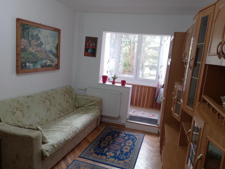 Apartament cu 2 camere semidecomandat în Girocului