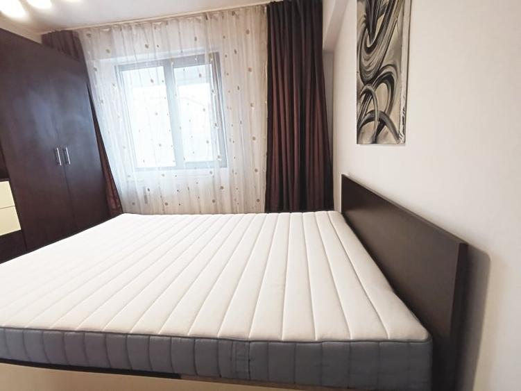 Apartament cu 3 camere decomandat în Lacul Tei