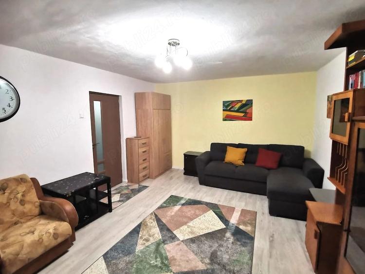 Garsonieră decomandată, mobilată în P-ța Alba Iulia