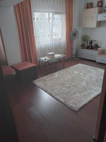 Apartament cu 3 camere decomandat în Banat