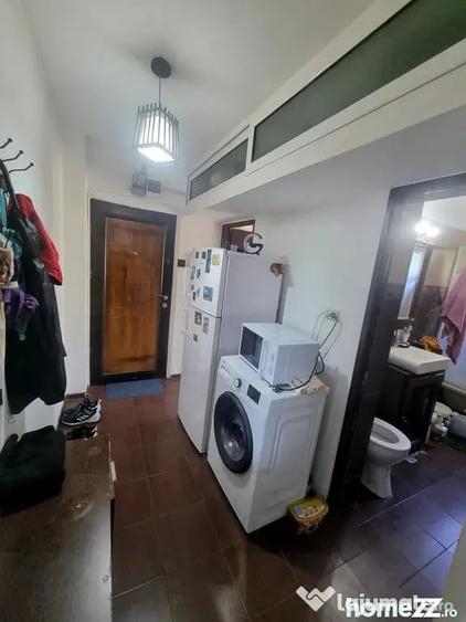 Apartament cu 2 camere nedecomandat în Km 4