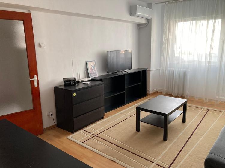 Apartament cu 2 camere semidecomandat în Brâncoveanu