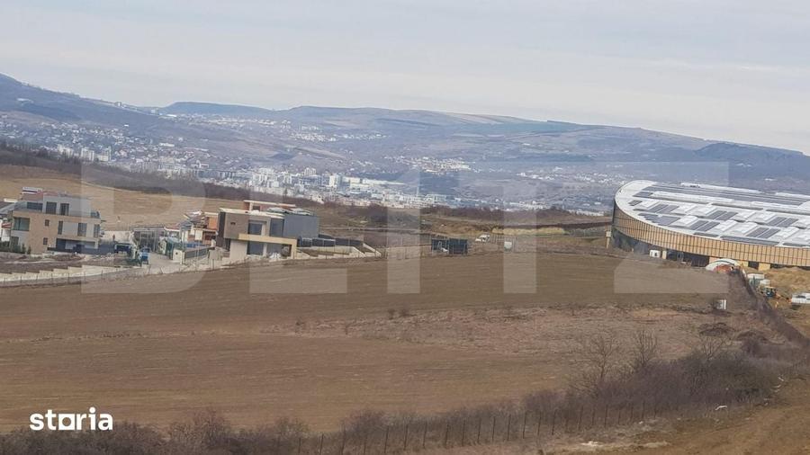 Teren de 8976 mp, în Borhanci