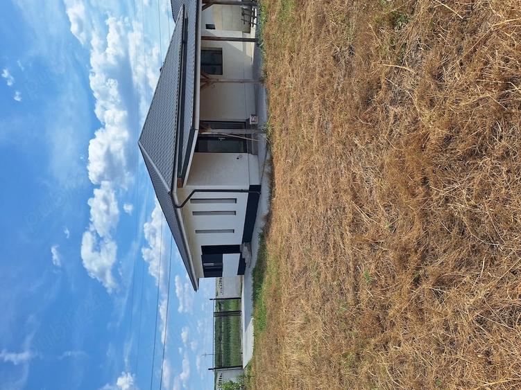 Casă cu Teren 520 Mp în Stâlpu
