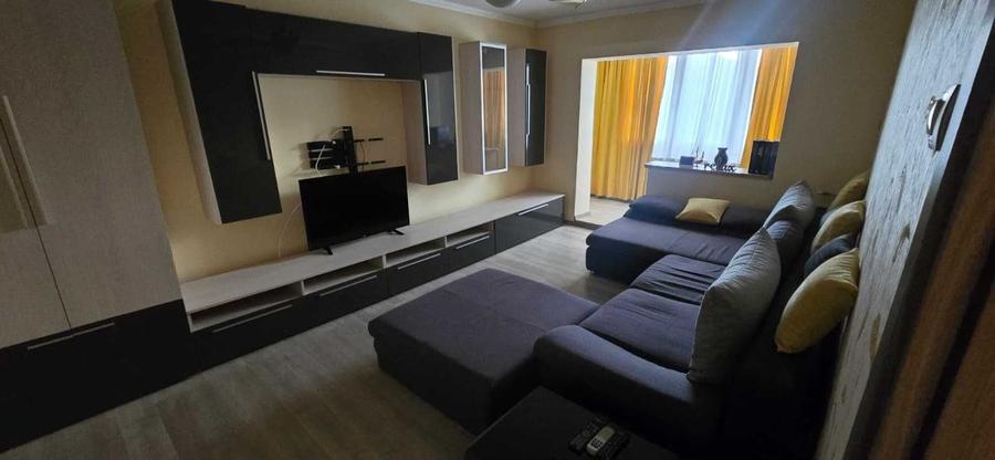 Apartament cu 3 camere decomandat în Decebal