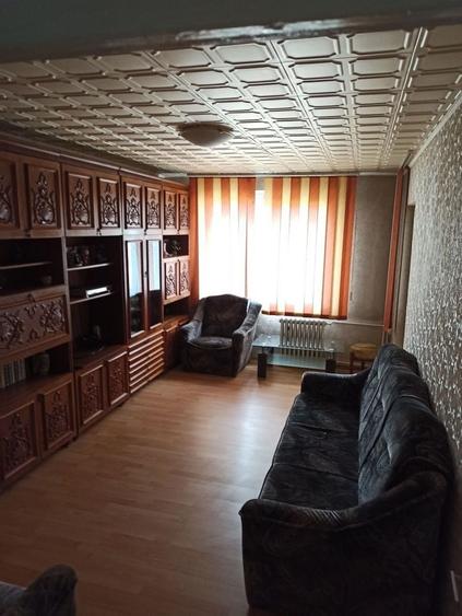 Apartament cu 4 camere decomandat, mobilat în Lujerului