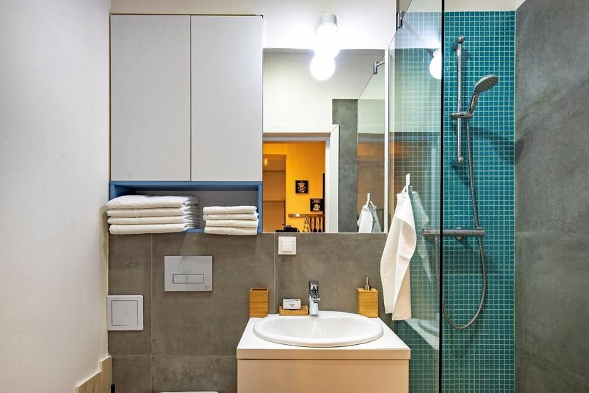 Apartament cu 2 camere semidecomandat, mobilat în Universitate