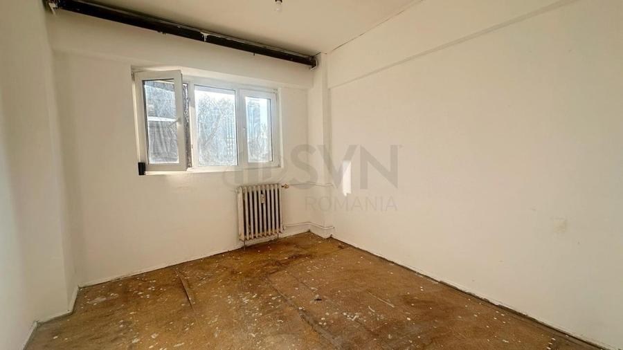 Apartament cu 4 camere decomandat în P-ța Romană