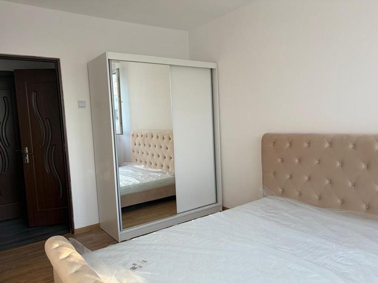 Apartament cu 2 camere semidecomandat, mobilat în Alexandru Obregia