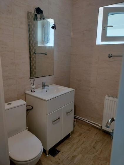 Casă individuală cu 5 camere cu Canalizare în Poiana