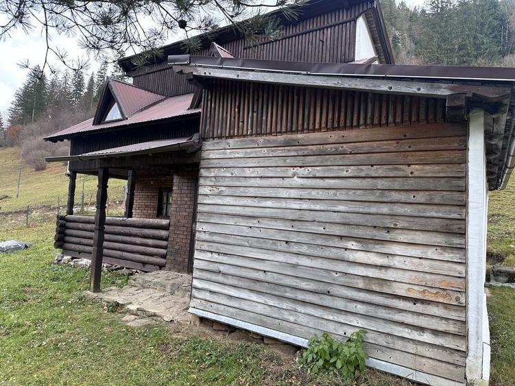 Vand cabana si teren 8ha - 1