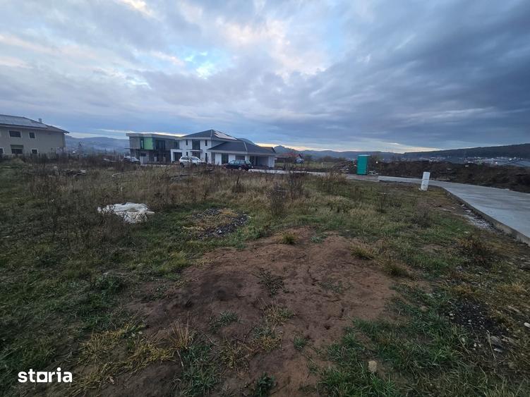 Teren de 908 mp, în Corunca