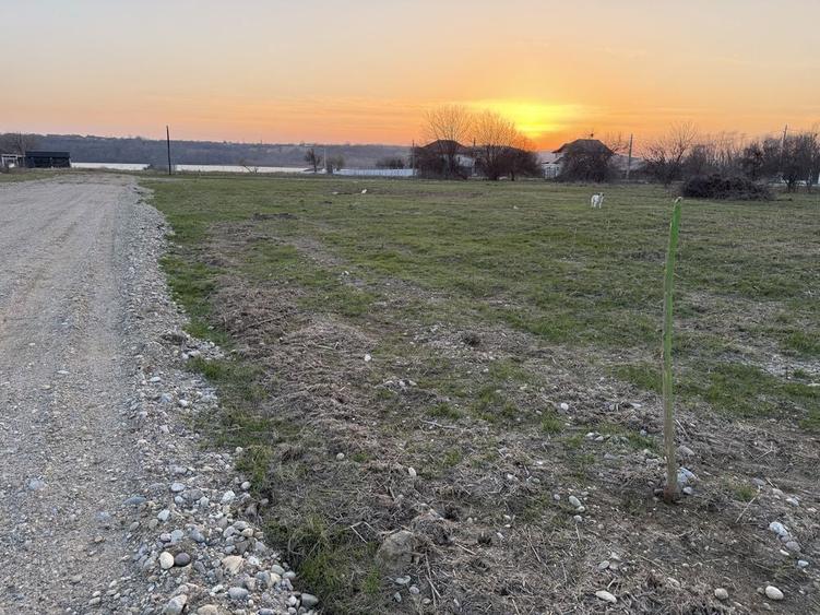 Parcela teren 652mp simian zona paraul baran pe partea cu dunarea - 3