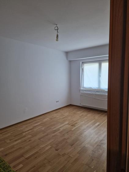 De Vanzare Apartament 2 camere decomandat Zamca cu loc de parcare - 1