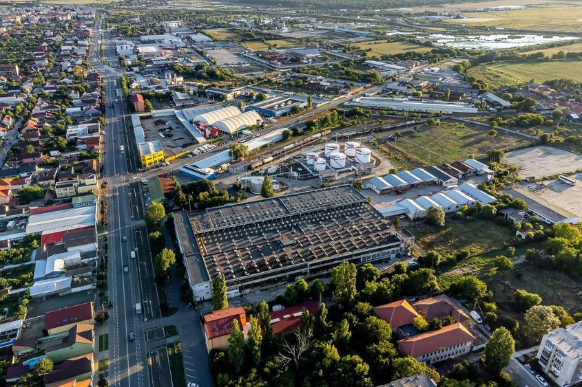 4.049 mp Hale industriale în Arad, aproape de A1 - 23