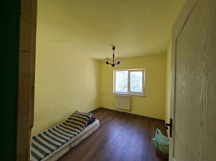 Apartament 3 camere -  decomandat - Zona Lipovei - 2