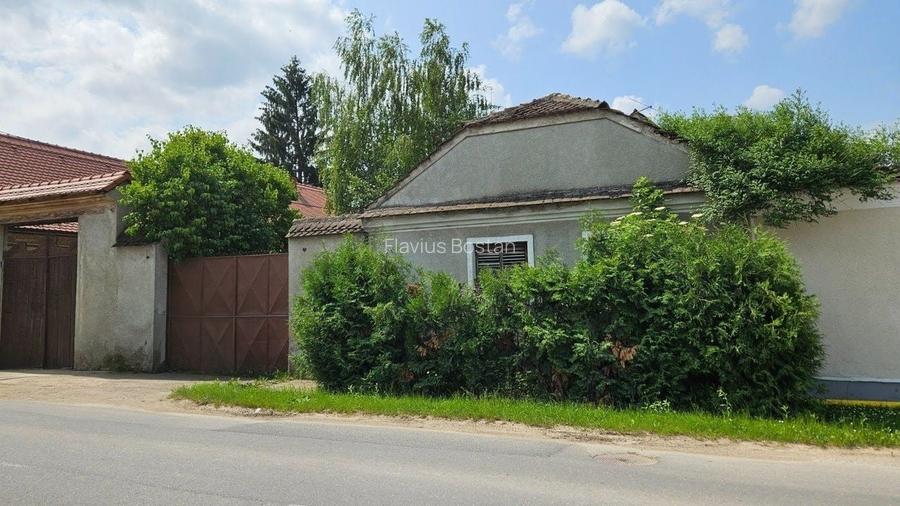 Cristian aproape de Primarie casa saseasca teren 1400 mp