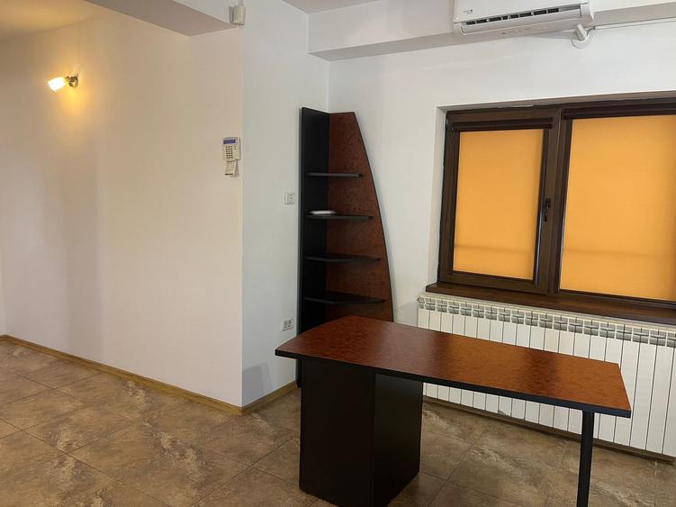 Spatiu birouri, situat ultracentral, centrala gaz, 350 Euro - 4