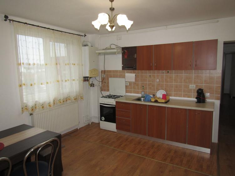 De închiriat apartament 2 camere + living | Sibiu, zona Cedonia, str. Roșiorilor - 26