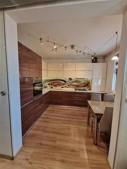 Apartament de Lux cu 3 Camere și Scara Interioară ? De V?nzare Teilor - 3