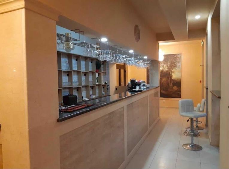 Spațiu comercial, de 1,762 mp, în Central