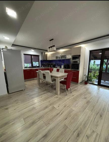 Casa de vanzare la 15 minute de centrul Bacaului - 2