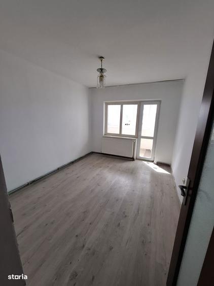 Apartament 3 camere, balcon, parter, pre? bun - 10
