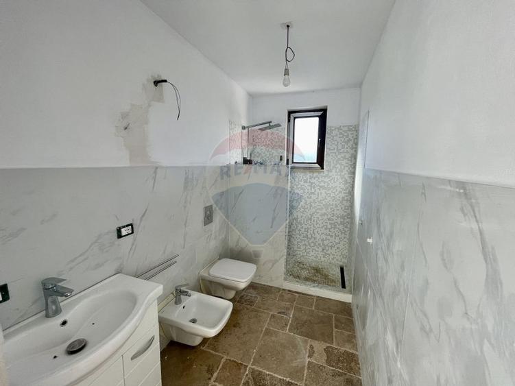 Casa / Vila in Sat Nou / Panciu - 14