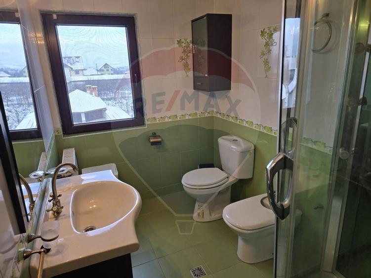 CASA SPATIOASA SI PRIMITOARE IN CENTRUL ORASULUI  AVRIG JUD,  SIBIU - 15