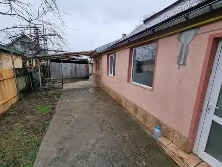 A 39 Proprietarul vinde in Buhu?i ,casa 3 camere la strada , - 3