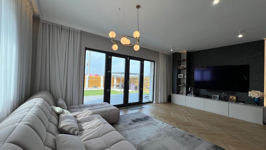 Vilă de Lux lângă Pădurea Balotești – Rafinament, Natură și Design Personalizat - 5