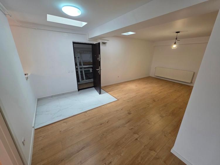 Închiriez spatiu comercial / locuință  - 1