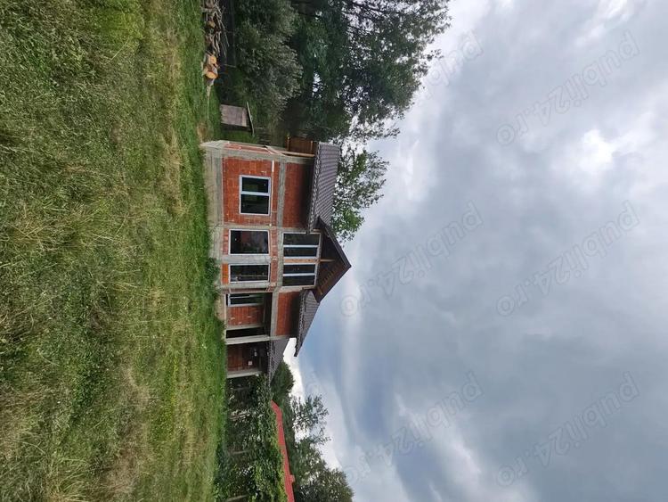 Casa noua la ro?u, 231mp, teren 1067mp, garaj - 2