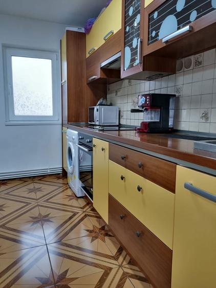 Apartament cu trei camere si Masina - 3