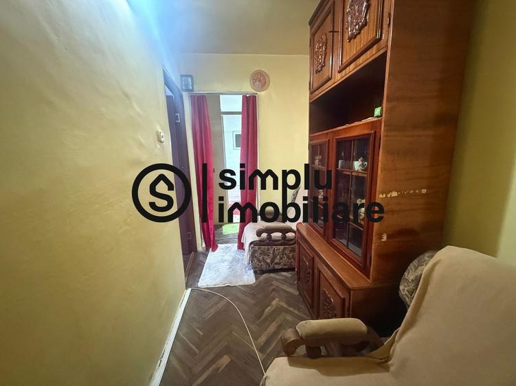 Apartament cu 3 camere decomandat în 1 Mai