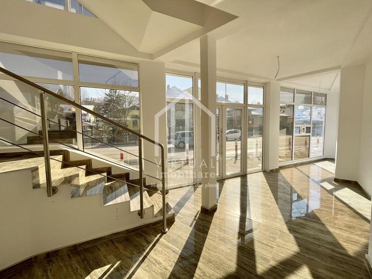 Spatiu comercial cu 8 camere, 5 bai, terasa - zona Centrala - 1