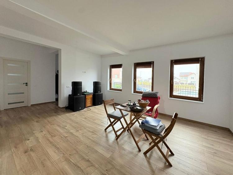 Casa la sol 4 camere , Valu lui Traian - 10