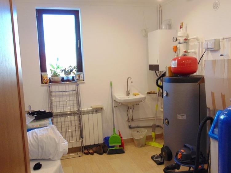 FARA COMISIOANE linga padure Vila 7 camere mobilata 4 bai 2 terase pe 1600mp - 40